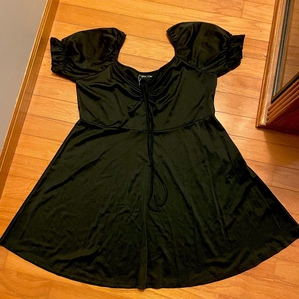 BloomChic Knot Dress Puffed Sleeves, Women’s size 4XL